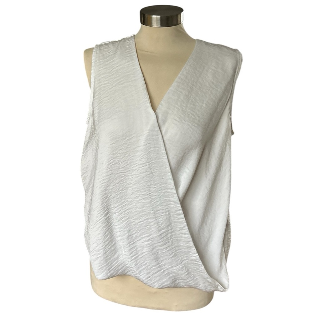 Kut from the Kloth White Sleeveless Blouse